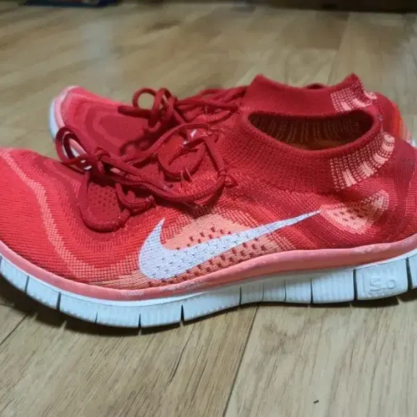 NIKE FREE나이키프리운동화250미리(EUR39)