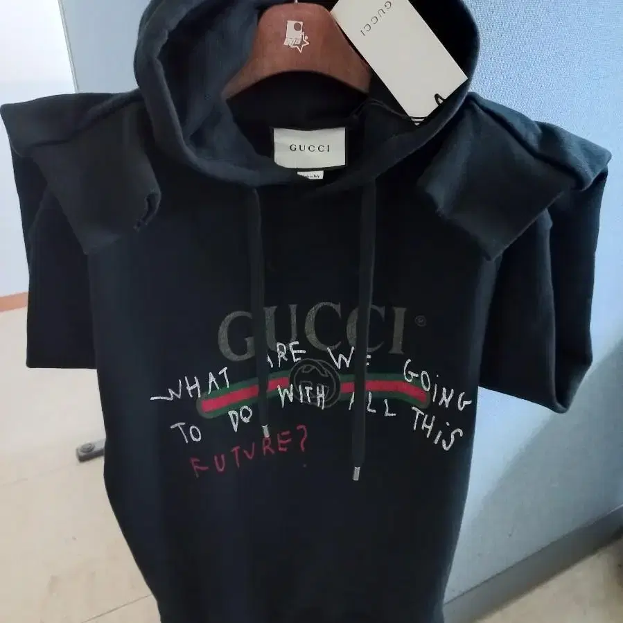 정품GUCCI 후드 티셔츠(XS)새옷