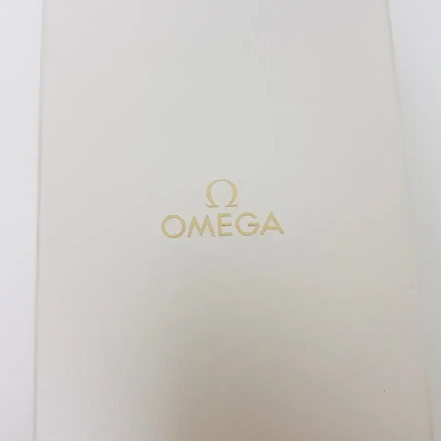 OMEGA 송아지가죽 여권지갑