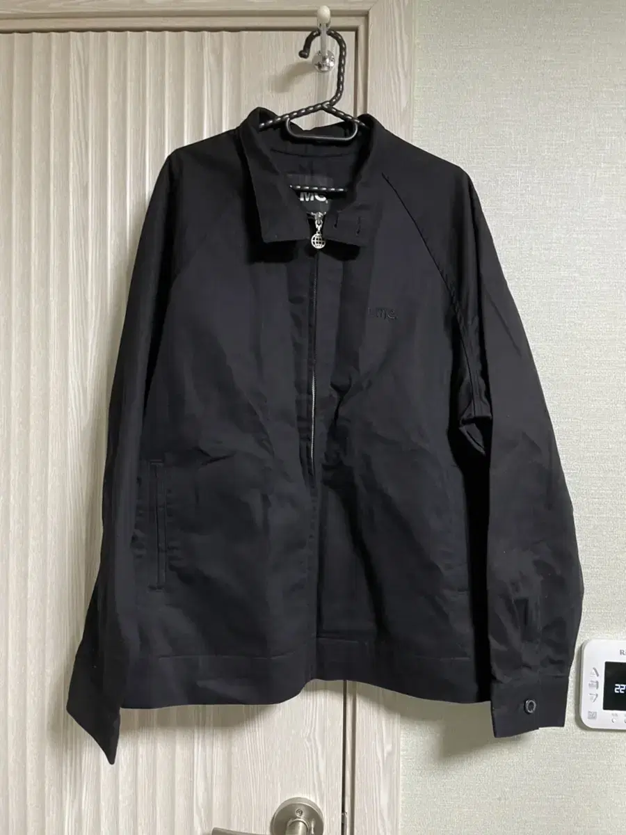 LMC Intermittent Jacket m back is missing