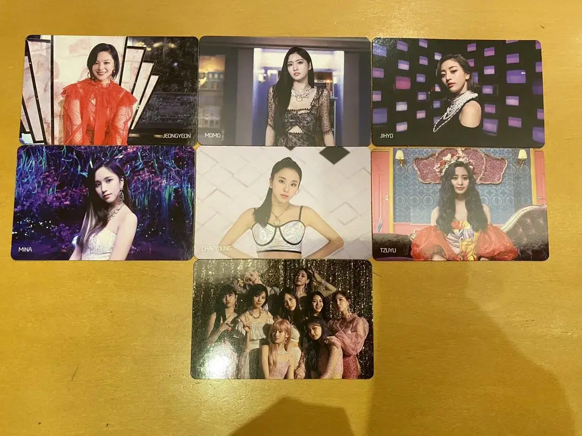 Twice's Shinhan Card (EDM) Limited Edition Photocard