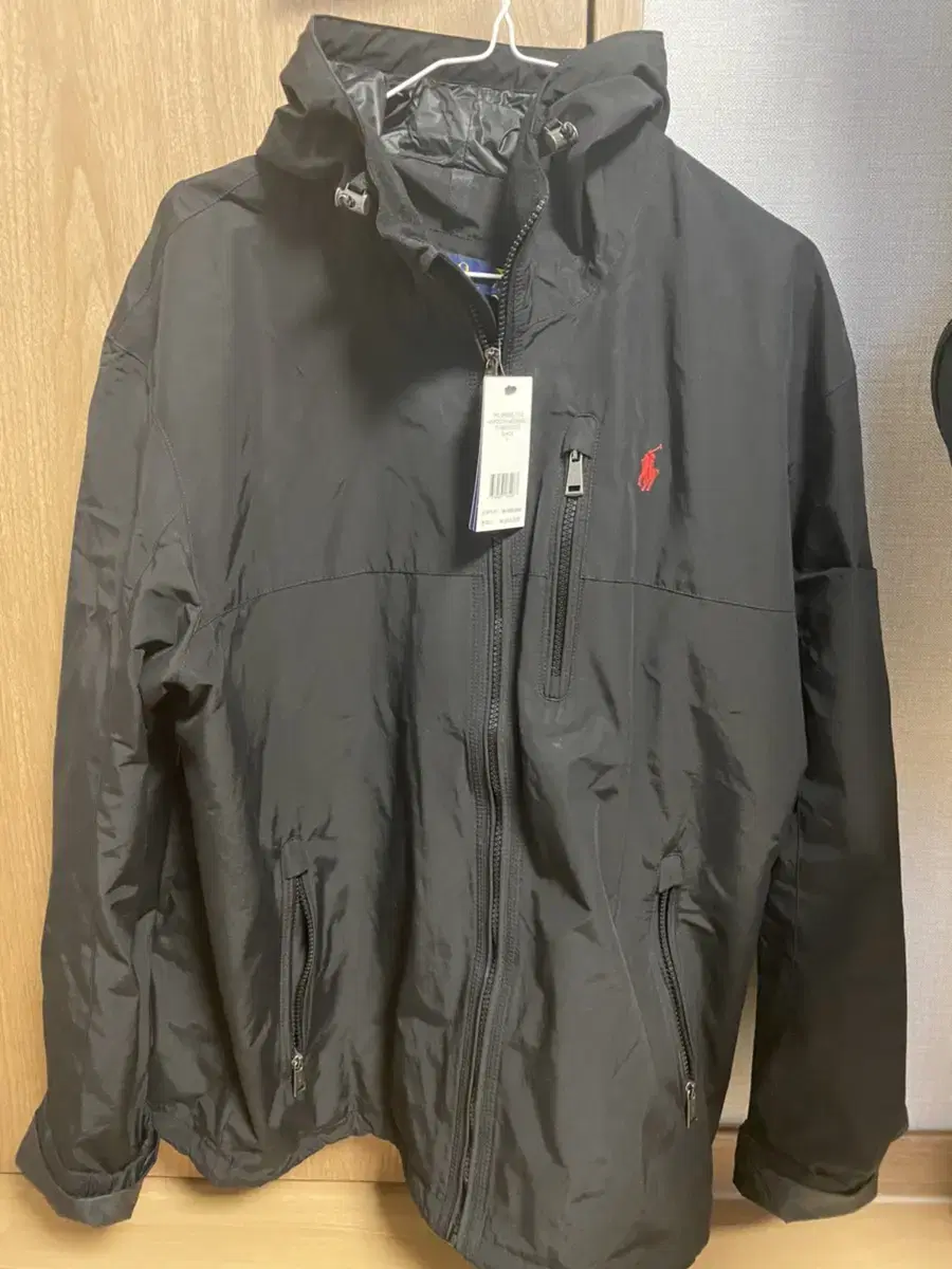 [100-105] Polo Windbreaks