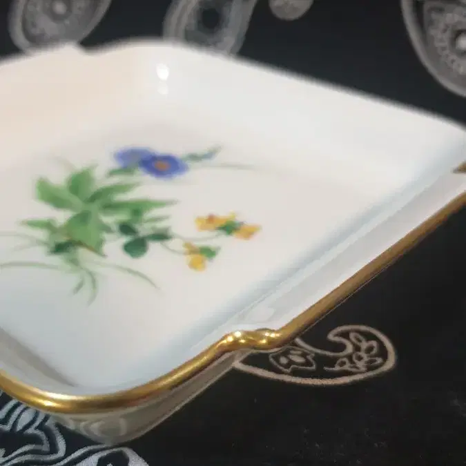 Meissen Wild Flower Trinket 마이센 들꽃접시