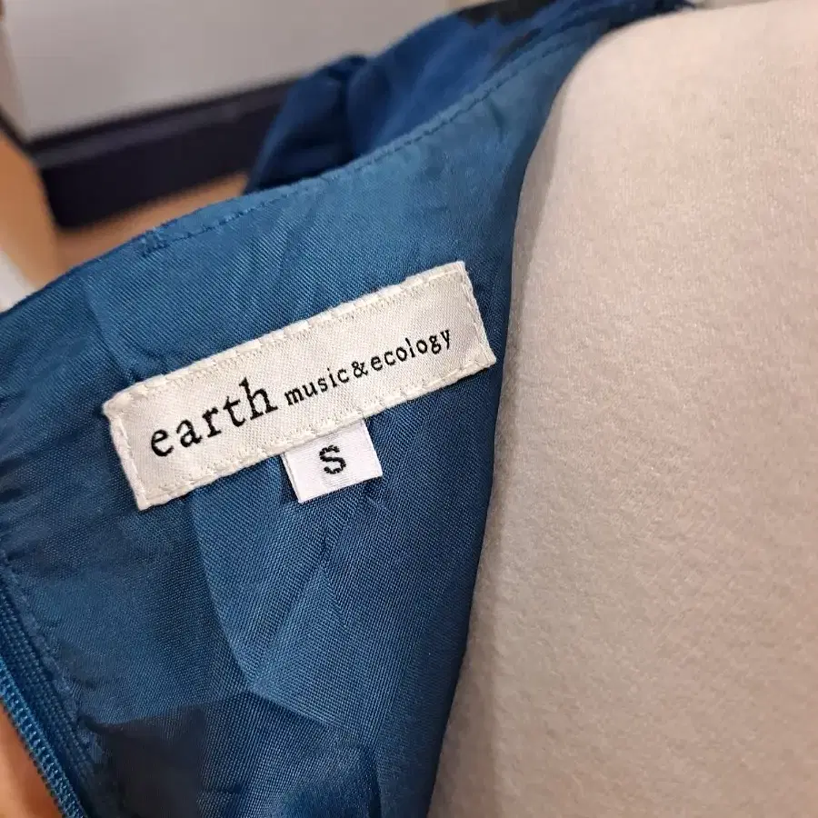 [55]earth music & ecology 러블리한 원피스 만원