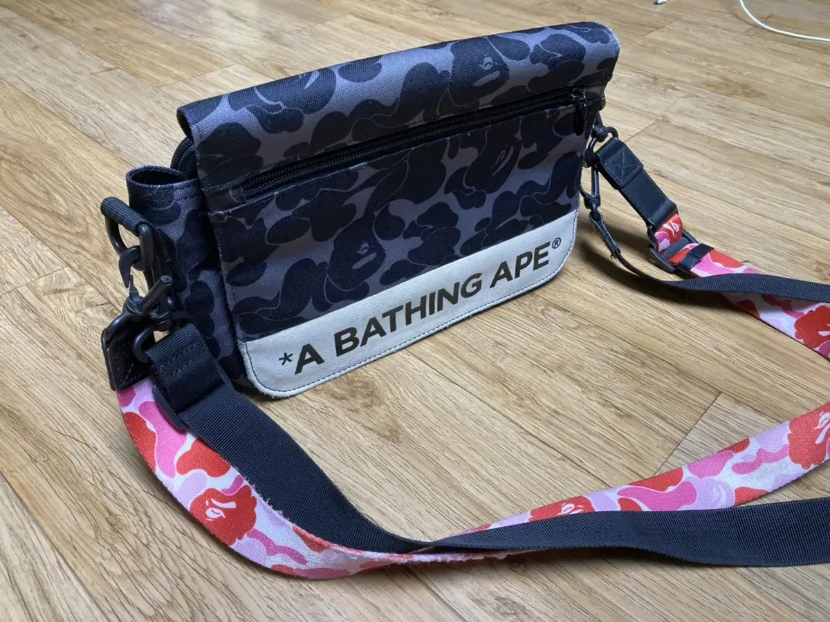  베이프 ABC DOUBLE STRAP BAG