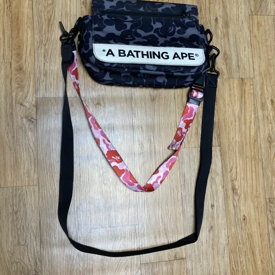  베이프 ABC DOUBLE STRAP BAG