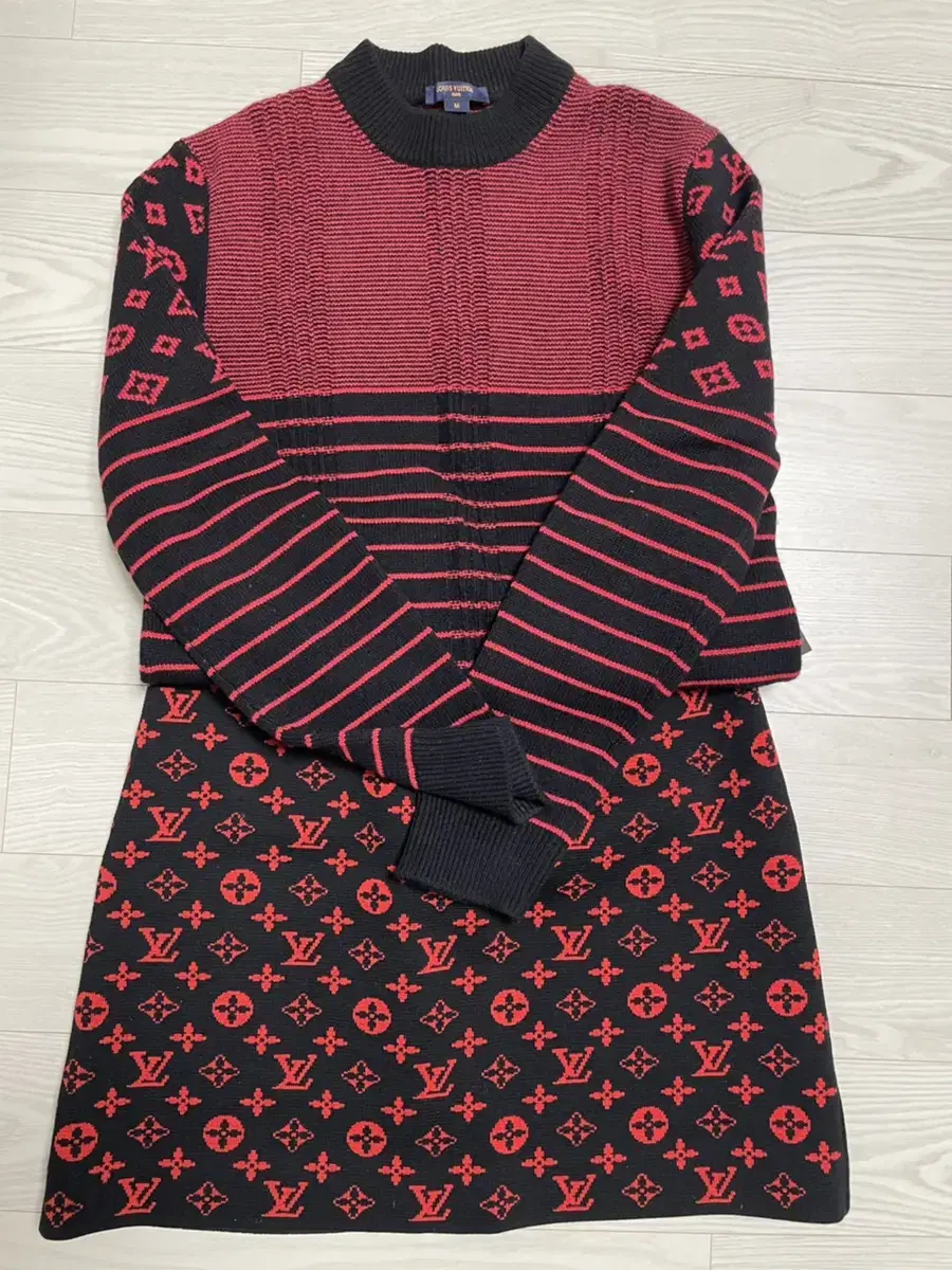 Louis Vuitton knit skirt set