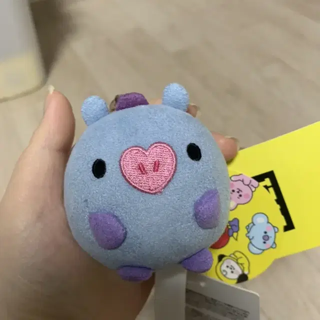 BT21 인형 , 시계 , 마우스패드