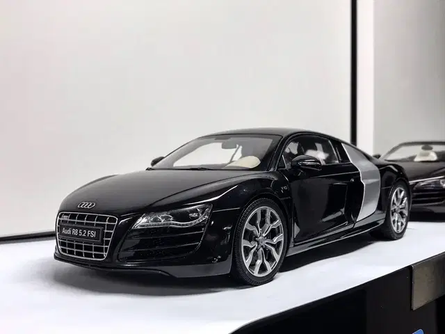 1:18 교쇼 아우디 r8 v10 쿠페 1차분 다이캐스트