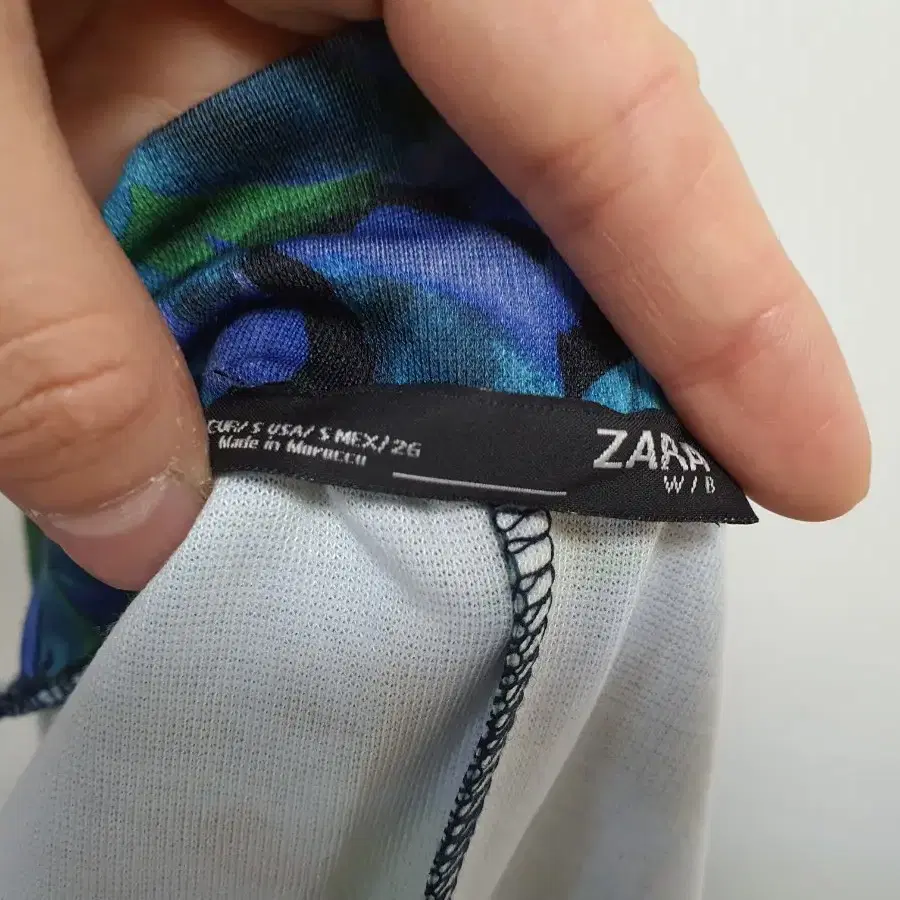 [Zara] 자라 플라워패턴 A라인 상의 