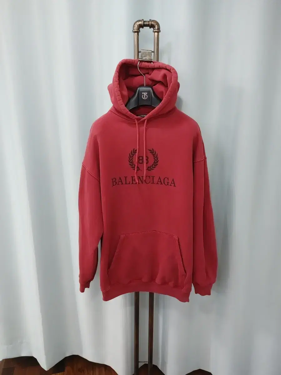 Balenciaga Burgundy laurel hoodie size M