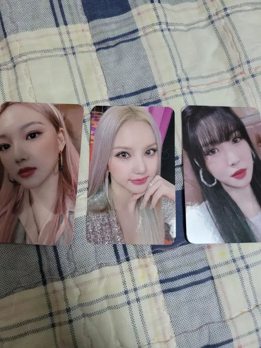 My gfriend Margot collect book photocard sells.