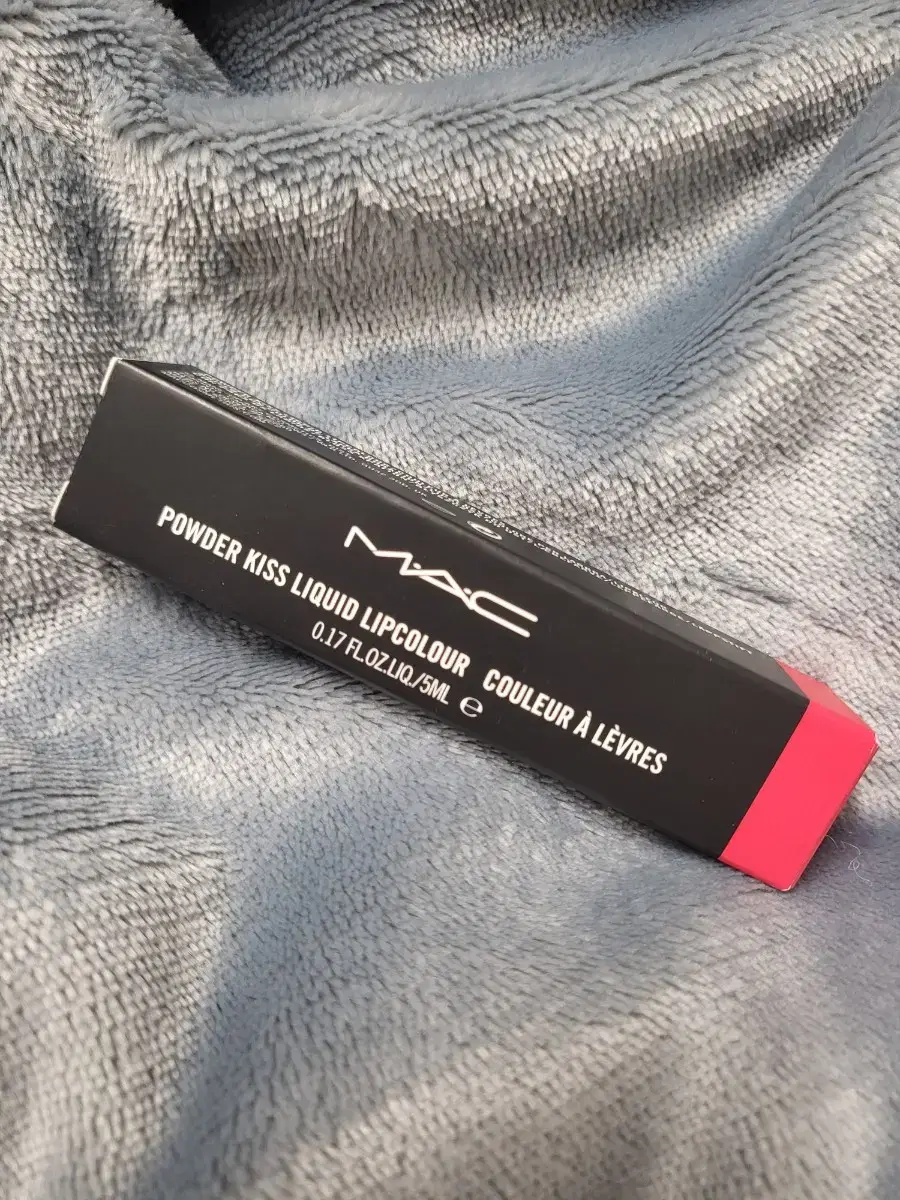 MAC POWDERKISS LIQUID