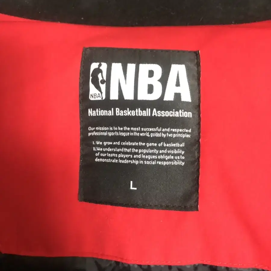 NBA패딩 L 거의새것