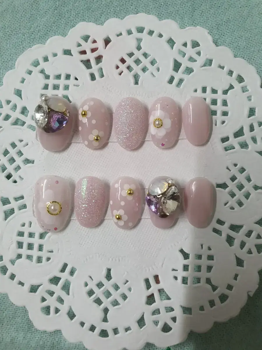 Homemade Nail Tips (Shabang Daisy Nail)