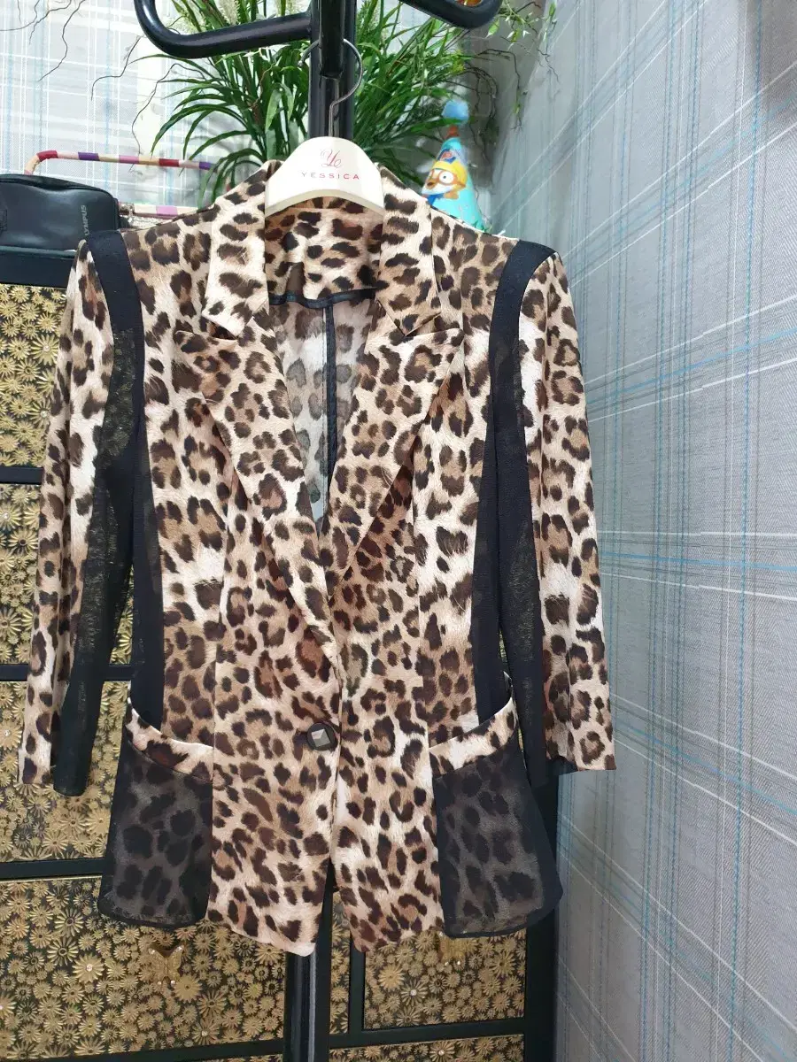 Domestic leopard-print jacket Very stretchy Size S (55)