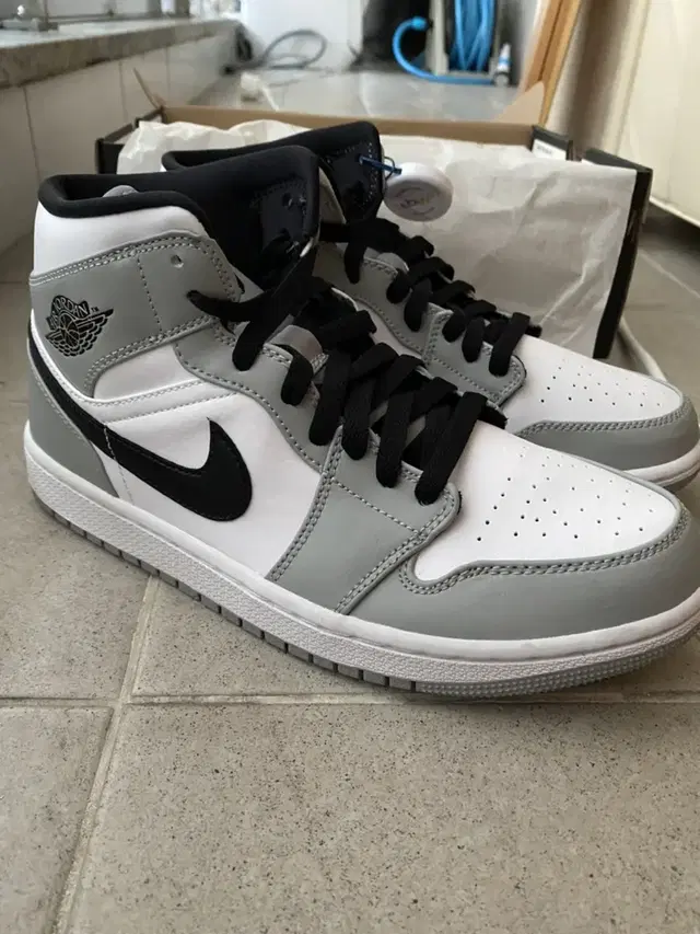 Jordan 1 mid smoke grey 조던 1 미드 스그 260