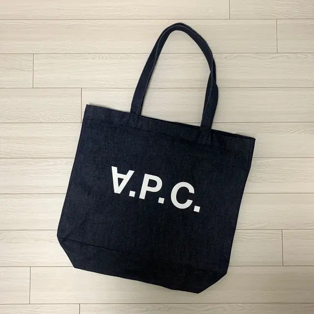 아페쎄 A.P.C. 다니엘라 에코백