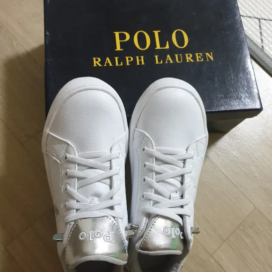 POLO 220스니커즈 새것