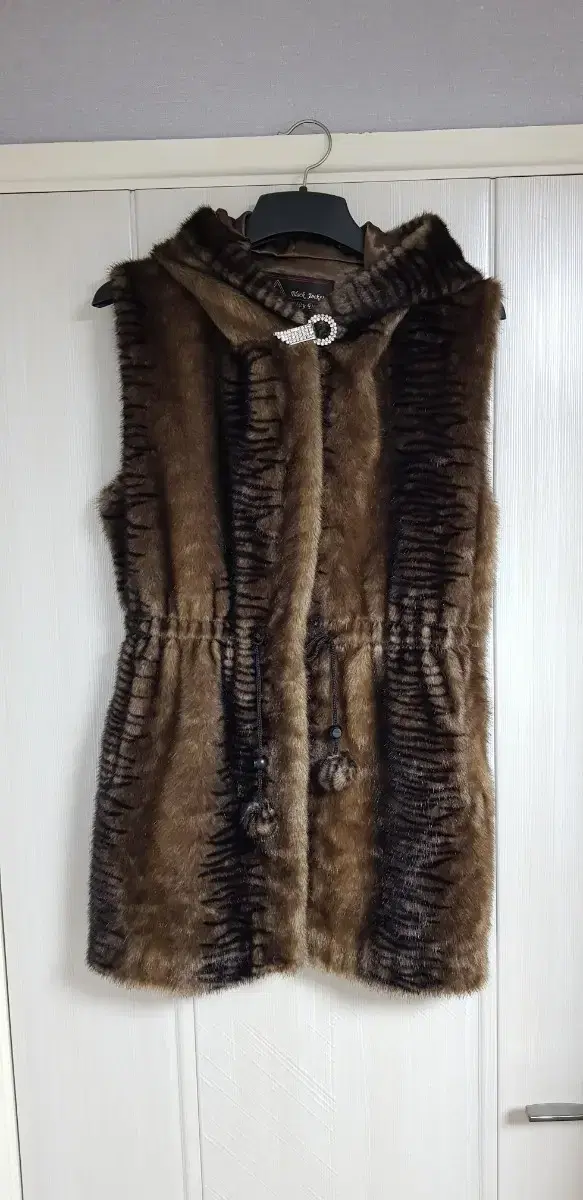 Faux fur vest L