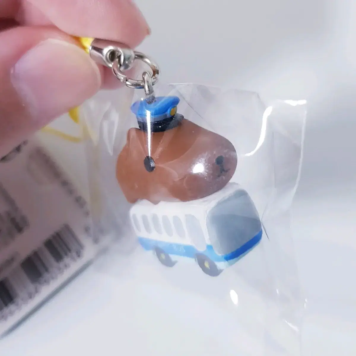 (Unsealed) Capybara Statue keyring Strap Figure Goods Capybara Ride Bus