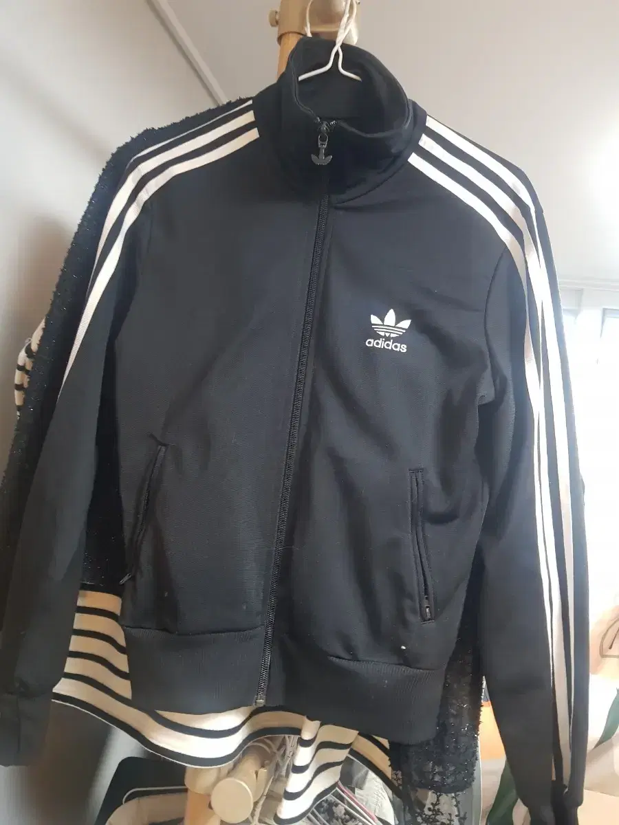 Communication. Adidas zip-up 90