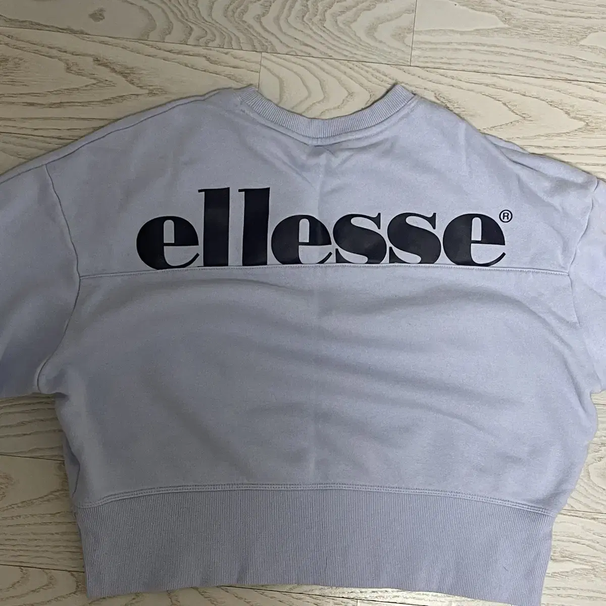 엘레쎄 ellesse 크롭 맨투맨 나이키 널디 데상트 아디다스 후아유