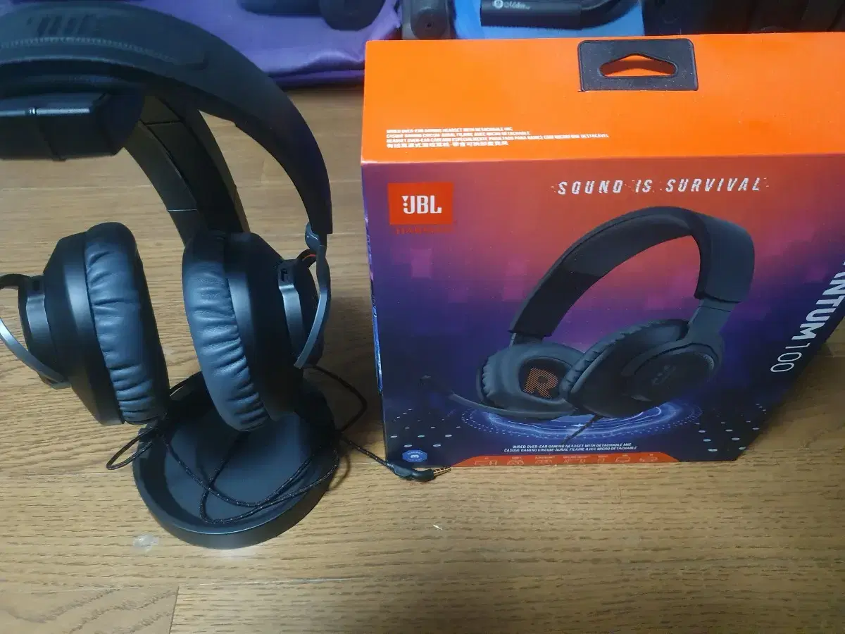 jbl quantum 100