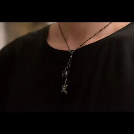 메종마르지엘라목걸이 horseshoe and guitar necklace