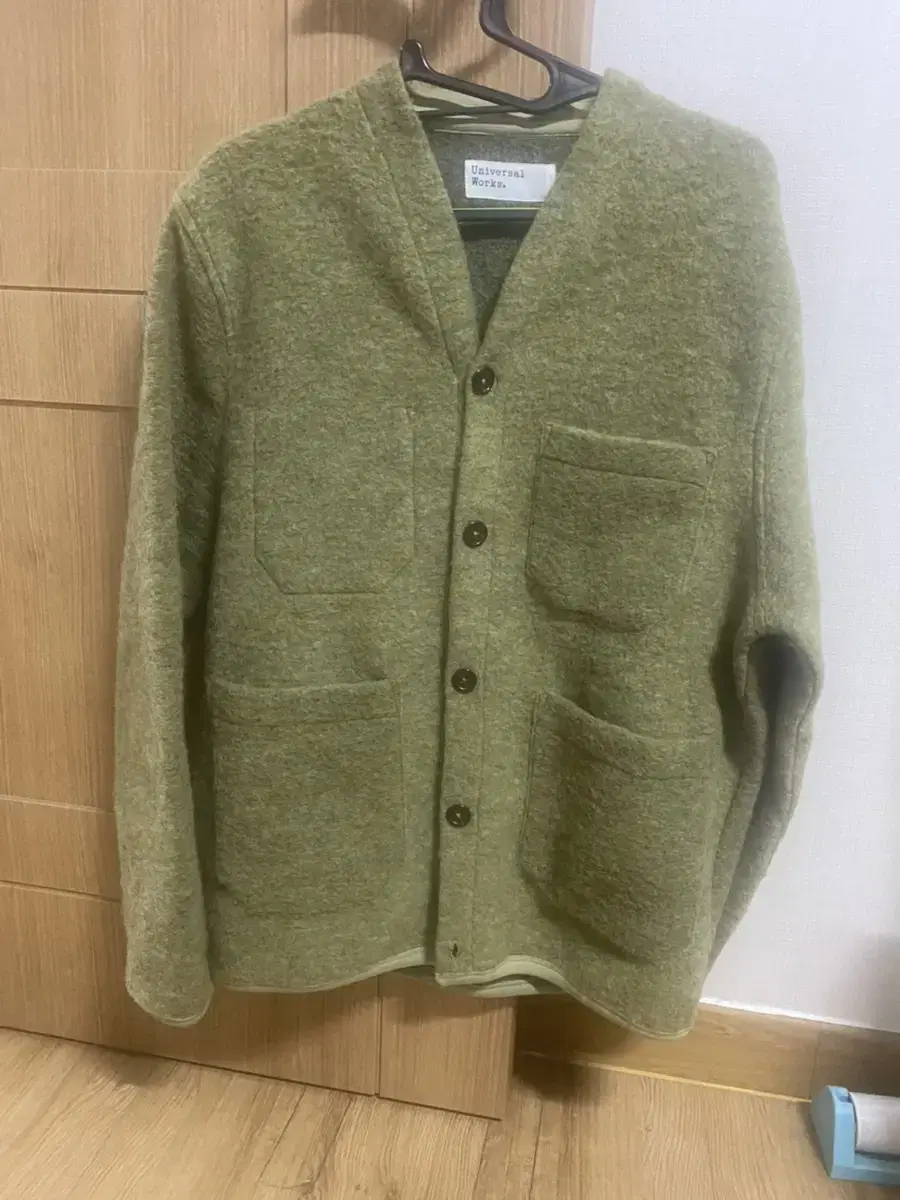 Universal Studios Wolf Fleece Cardigan size M(100) sells