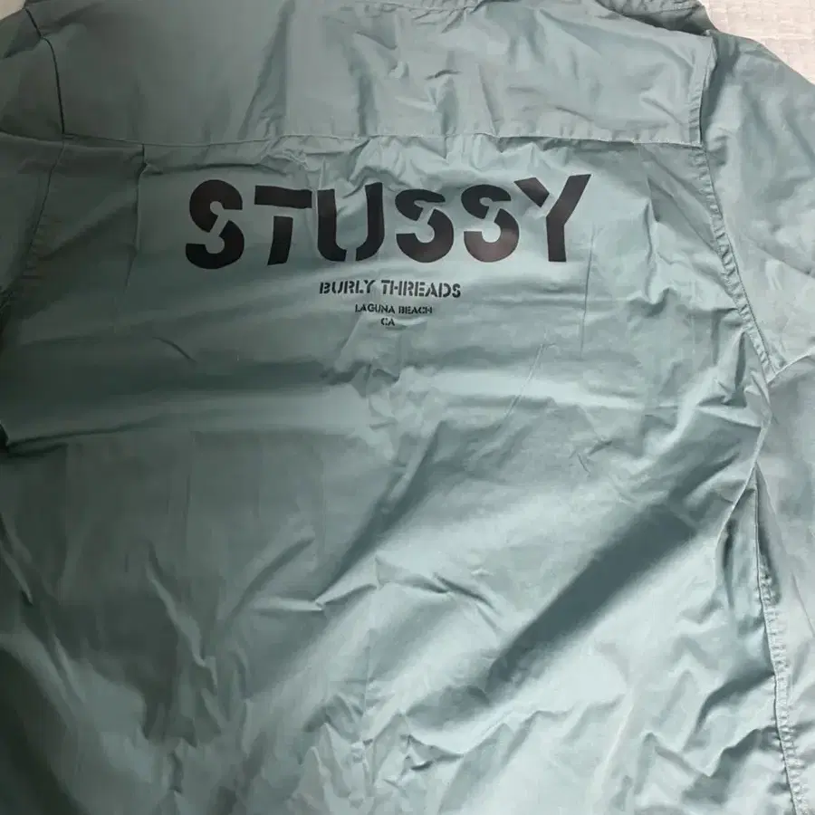 STUSSY 반팔 셔츠 초록색 사파리