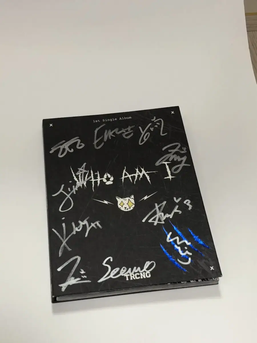 TRCNG T.R.C.N.G. Chinpil sign album Huemai