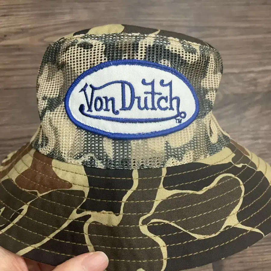 본더치 Von Dutch 로고 카모 버킷햇 벙거지 <레어템>