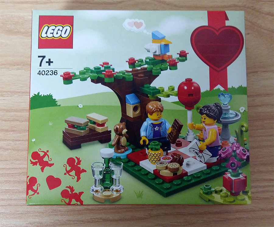 LEGO Valentine's Picnic (40236)