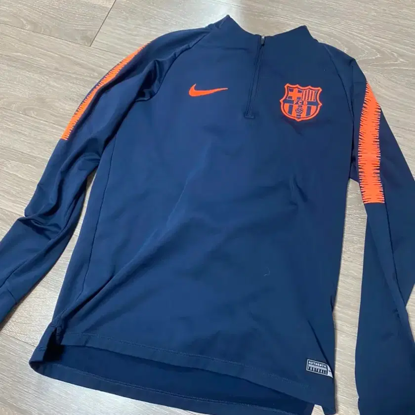 NIKE Soccer Clothing/Miscellaneous Goods 드릴탑,나이키트레이닝복,축구복 on Bunjang