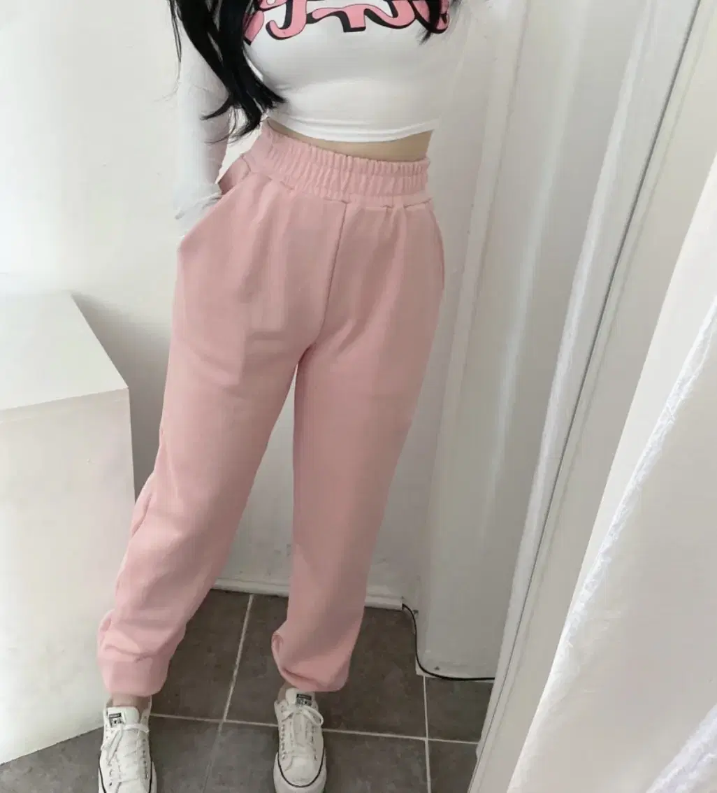 High-waisted jogger pants, jogger sweatpants