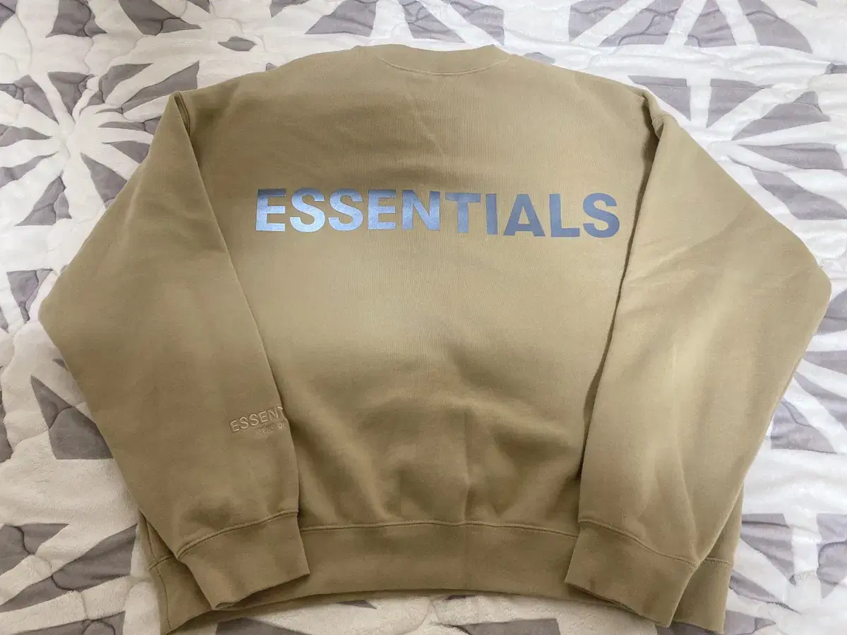 [L] Essential Reflective Man-to-Man Tan Beige