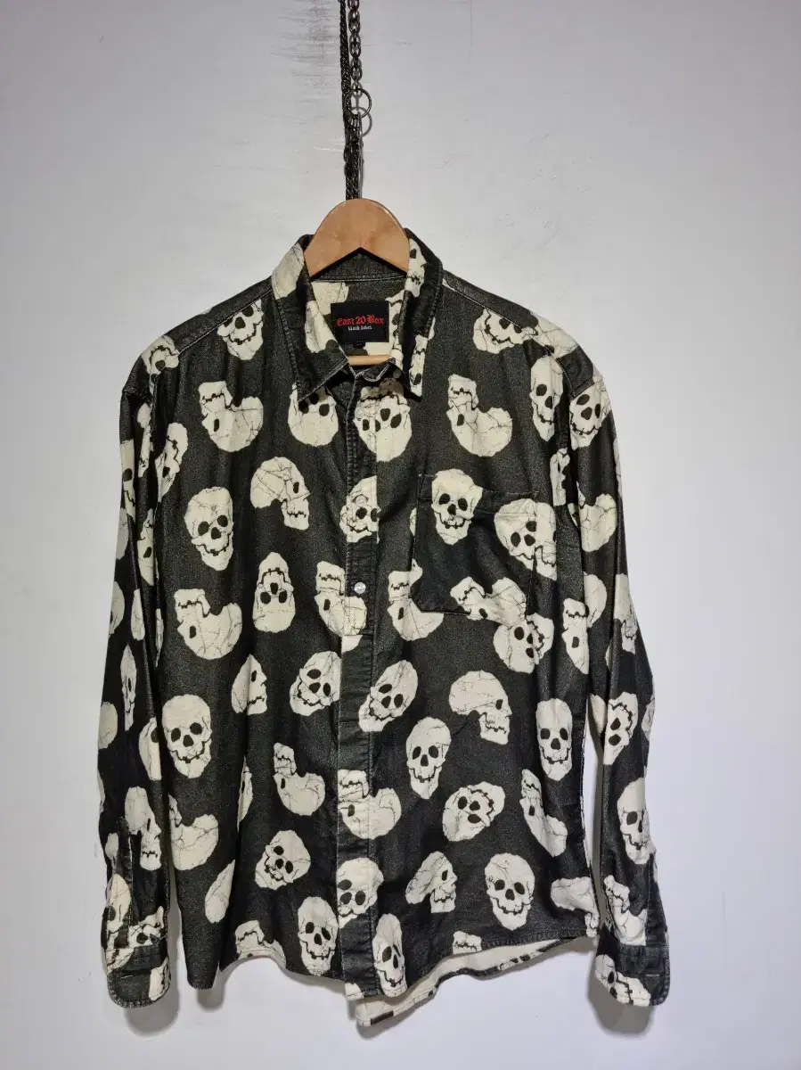 EAST 20BOX Skull Shirt