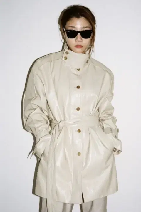 MANTENKIM High-Neck Jacket Ivory 