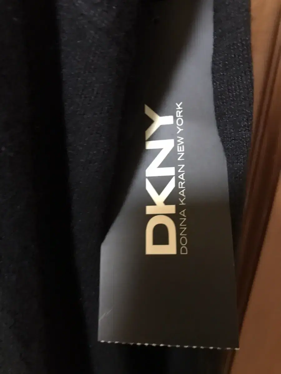 DKNY 언발란스 실크캐시미어 혼방 가디건