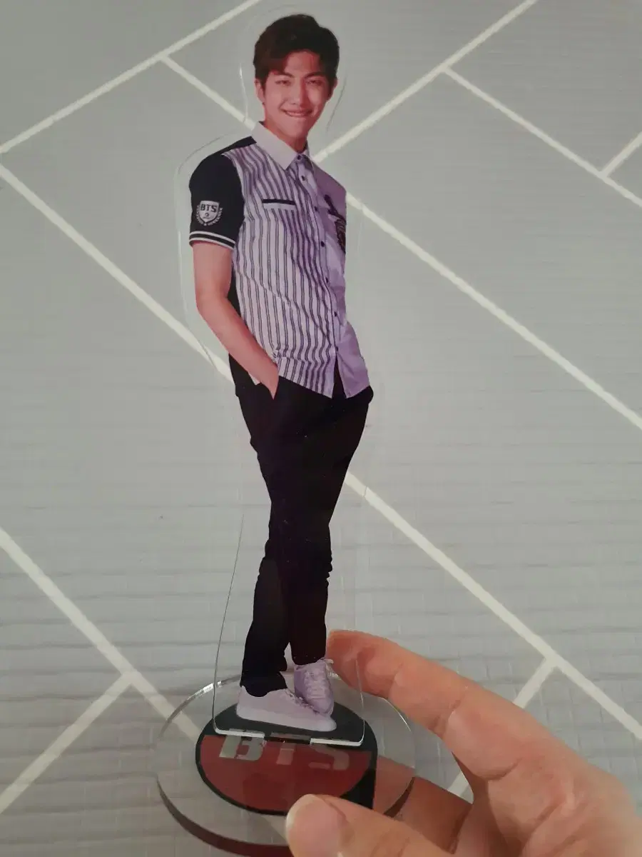 Jun Nam Smart Large Acrylic Stand