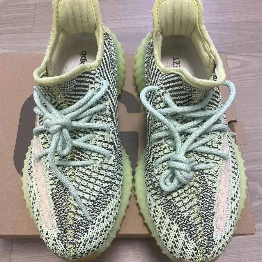 [YEEZY 235] ADIDAS YEEZY BOOST 1회 착용 판매