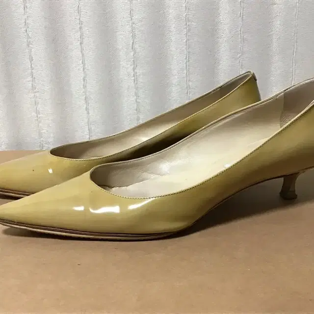 [A급 중고] JIMMY CHOO 누드색 여성구두 (size 235)