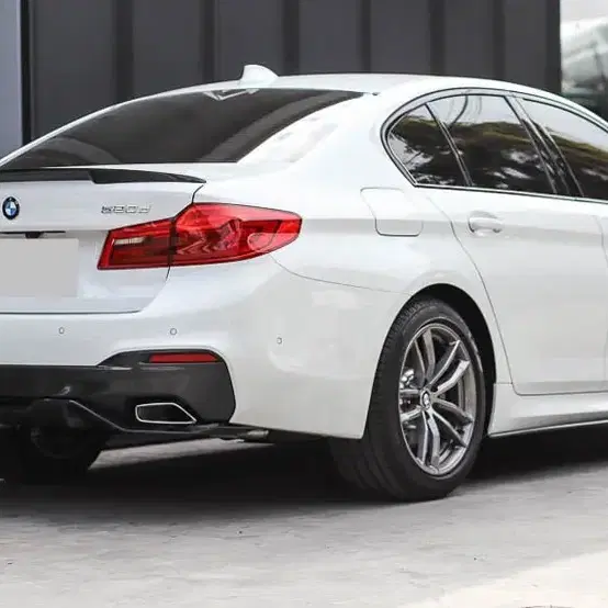 BMW 5시리즈 G30 루프 스포일러 글라스윙 블랙 카본 M5 F90