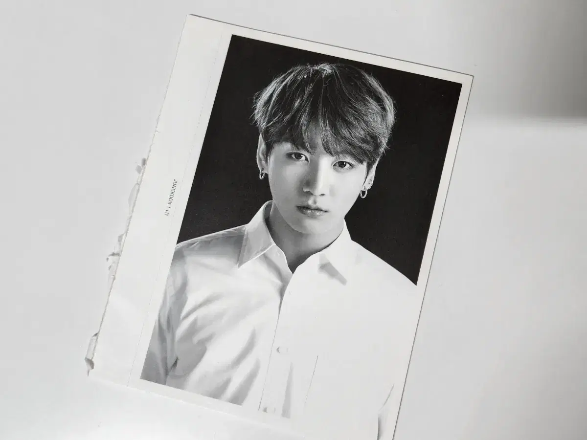 BTS bts bangtan jungkook Wings Face Photo Collection Perforated Split to sell