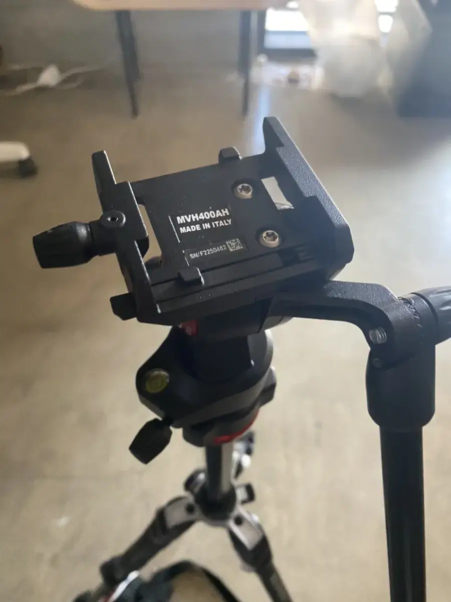 Menproto Vipree Live Tripod