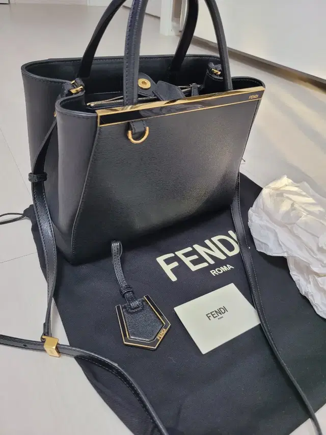 FENDI 펜디 숄더백 쁘띠 투쥬르