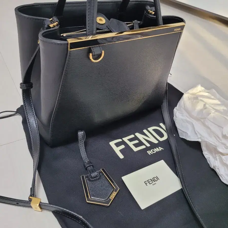 FENDI 펜디 숄더백 쁘띠 투쥬르