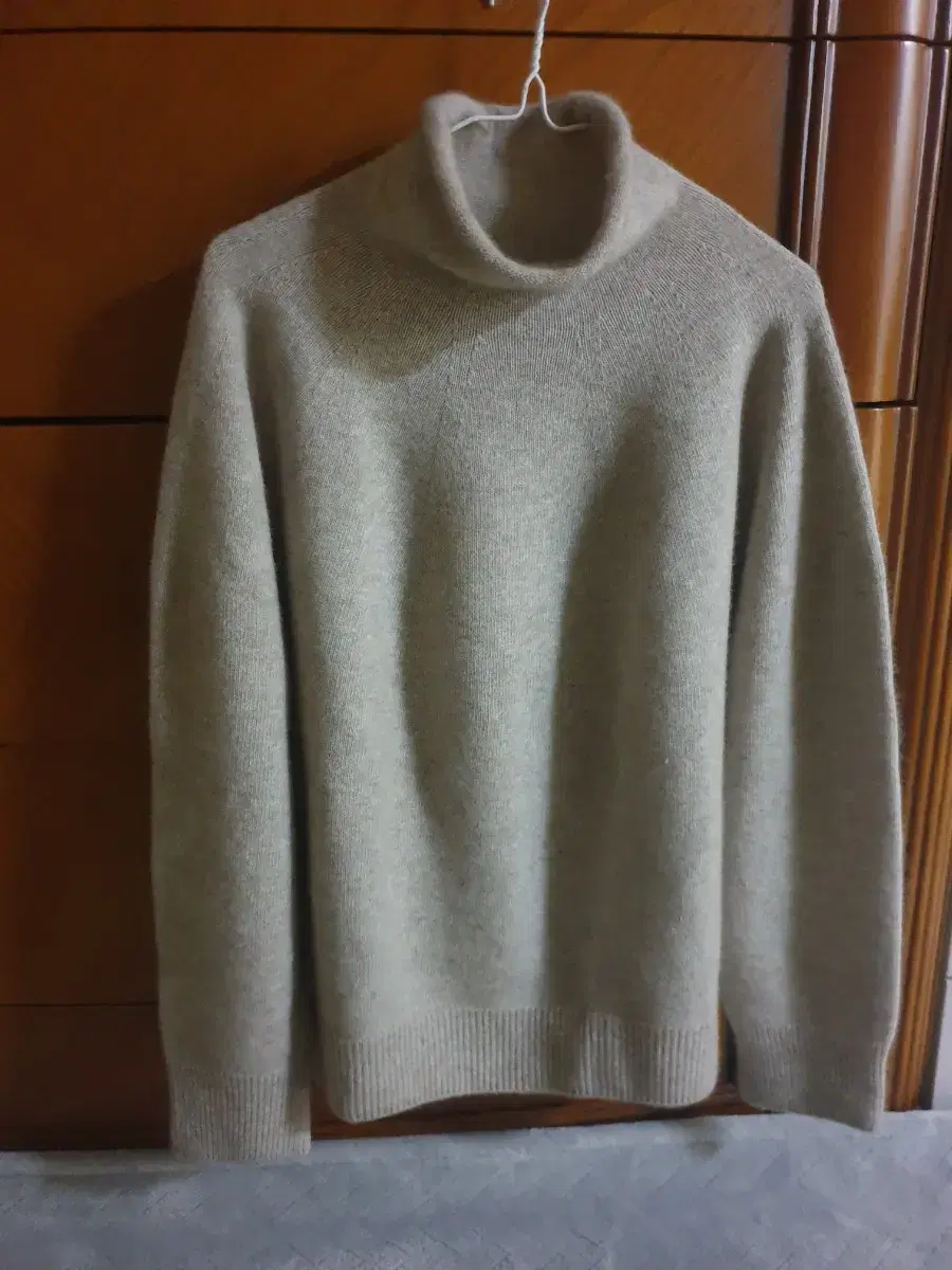 100% wool knit