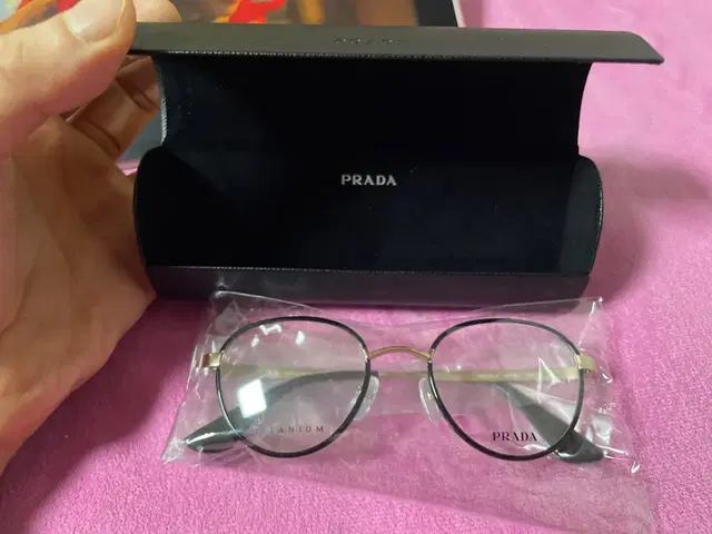 프라다 PRADA 안경 블랙/골드 컬러 (49mm) *풀구성 새상품